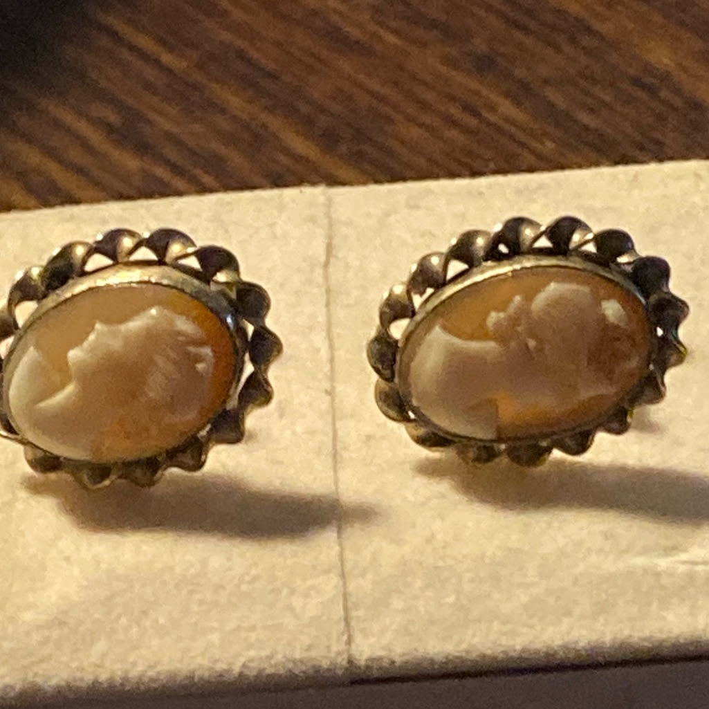 Vintage Amco Signed 14kgf Cameo Earrings Filigree. Gift Box Is Included
